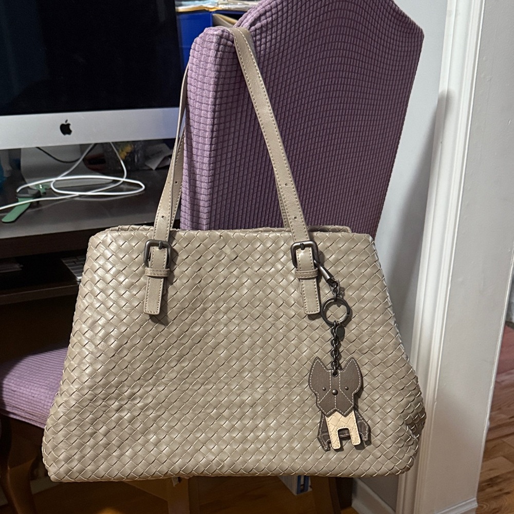 SOLD❤️Authentic BOTTEGA VENETA Nappa Intreccciato Large Tote bag with charm